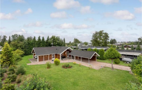 Amazing Home In Væggerløse With Wifi, Bogø By